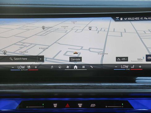 Used 2026 BMW 750e xDrive w/ Premium Package image 11