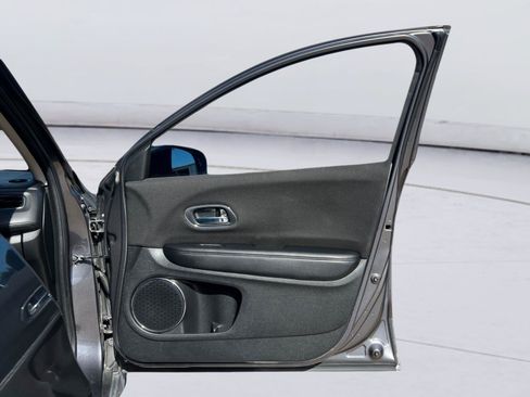 Used 2018 Honda HR-V EX image 20