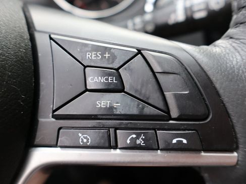 Used 2017 Nissan Rogue SV w/ SV Premium Package AWD/4WD image 30