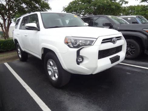 Used 2024 Toyota 4Runner SR5 Premium w/ Moonroof Package RWD image 3
