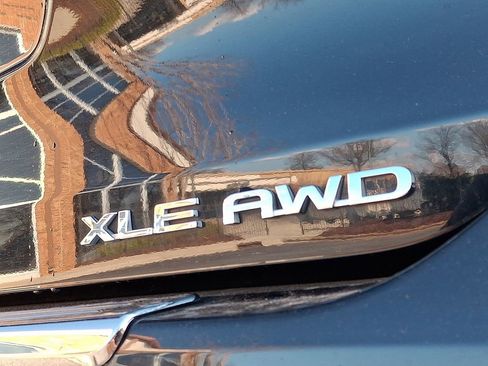 Used 2022 Toyota Highlander XLE image 31