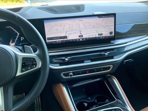 Certified 2025 BMW X6 xDrive40i image 6