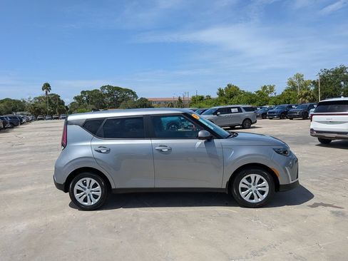 Certified 2024 Kia Soul LX FWD image 9