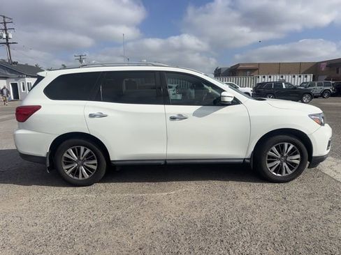 Used 2020 Nissan Pathfinder S image 4