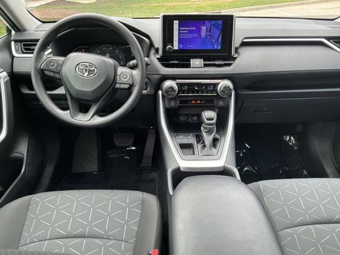 Used 2025 Toyota RAV4 XLE w/ Convenience Package image 31
