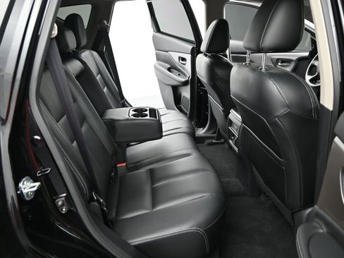Used 2023 Nissan Murano SV w/ SV Midnight Edition Package FWD image 9