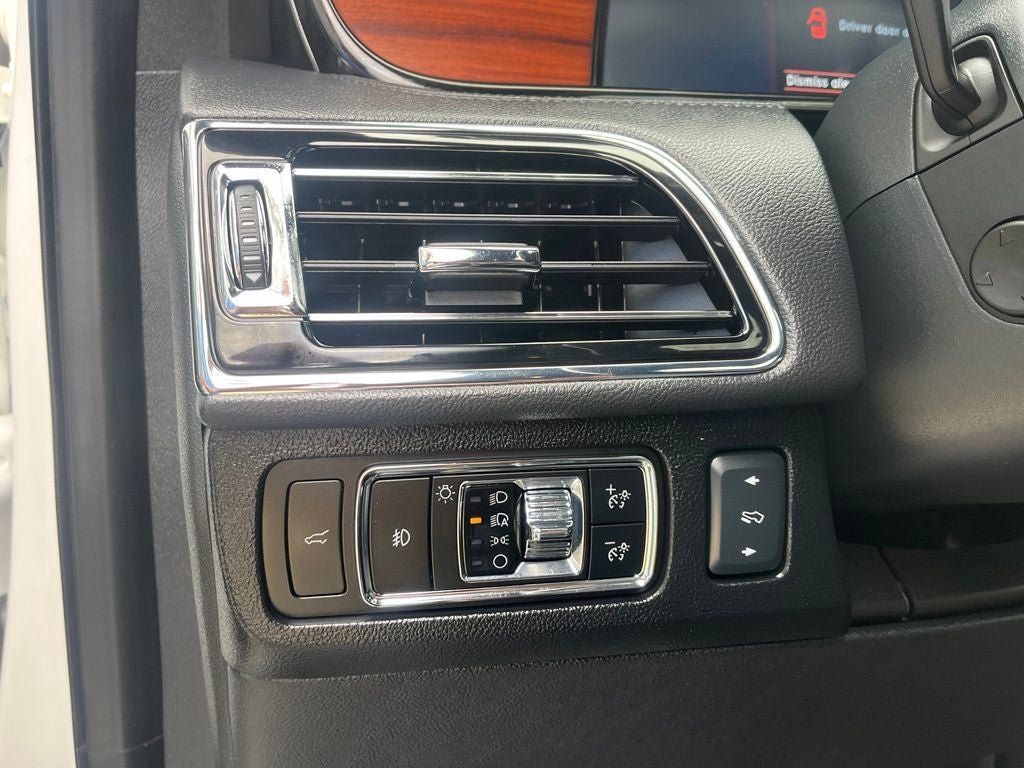 Certified 2024 Lincoln Navigator L Reserve AWD/4WD image 40