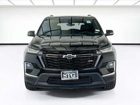 Used 2022 Chevrolet Traverse RS w/ LPO, Cargo Package FWD image 2