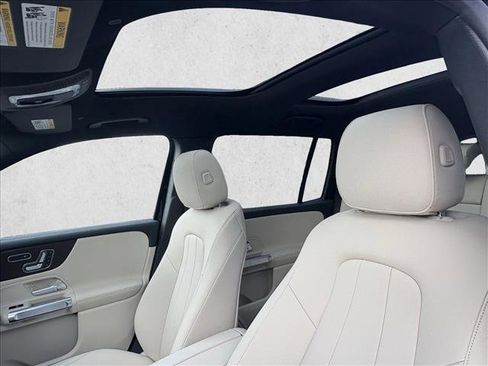 New 2025 Mercedes-Benz GLB 250 image 13