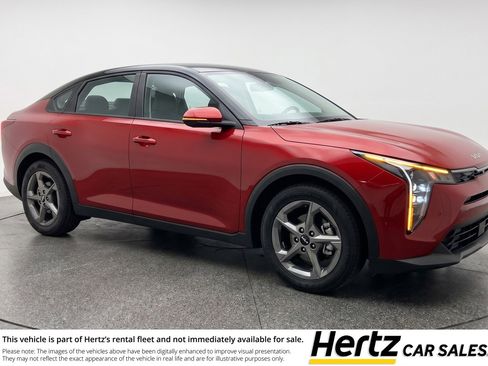 Used 2025 Kia K4 LXS image 1