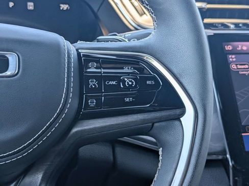 Used 2025 Jeep Grand Cherokee Overland w/ Luxury Tech Group IV AWD/4WD image 27
