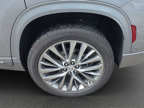 Used 2025 Buick Enclave Avenir w/ Super Cruise Package FWD image 5