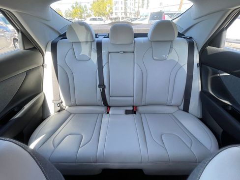 Used 2025 Hyundai Elantra Limited image 41