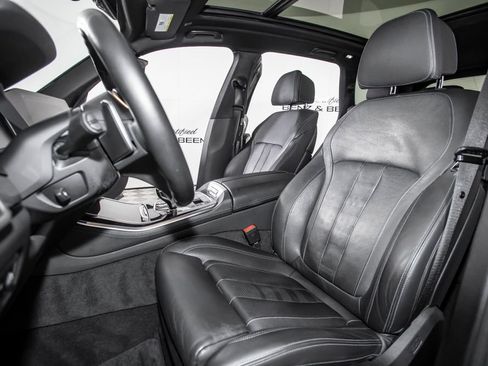 Used 2019 BMW X5 xDrive40i w/ M Sport Package AWD/4WD image 13