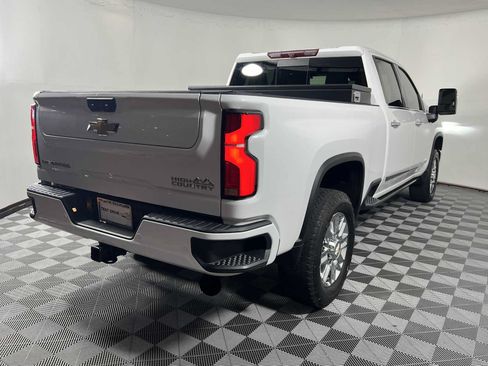 Used 2024 Chevrolet Silverado 2500 High Country w/ LPO, Dark Essentials Package AWD/4WD image 7