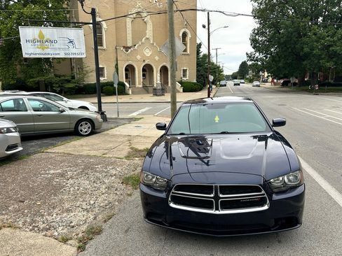 Used 2014 Dodge Charger SE image 8