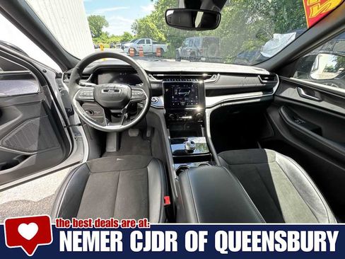 Used 2023 Jeep Grand Cherokee L Laredo AWD/4WD image 20