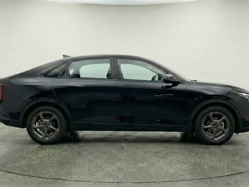 Used 2025 Kia K4 LXS image 11