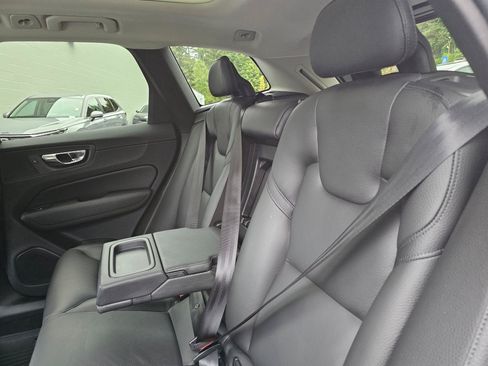 Used 2019 Volvo XC60 T6 Momentum w/ Premium Package AWD/4WD image 20