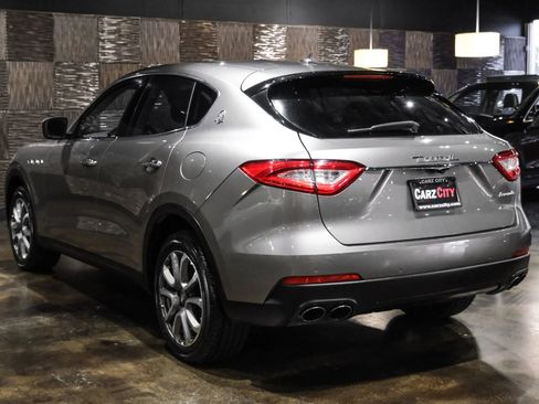 Used 2017 Maserati Levante AWD/4WD image 9