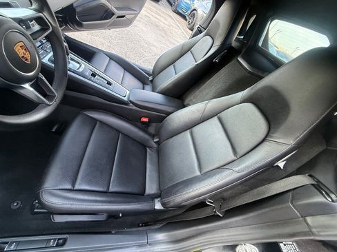 Used 2018 Porsche 718 Boxster RWD image 18