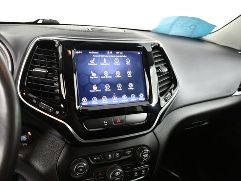 Used 2019 Jeep Cherokee Limited image 26