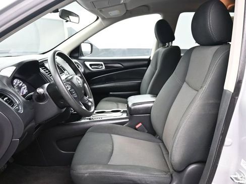 Used 2020 Nissan Pathfinder S image 12