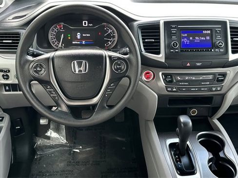 Certified 2018 Honda Pilot LX image 15