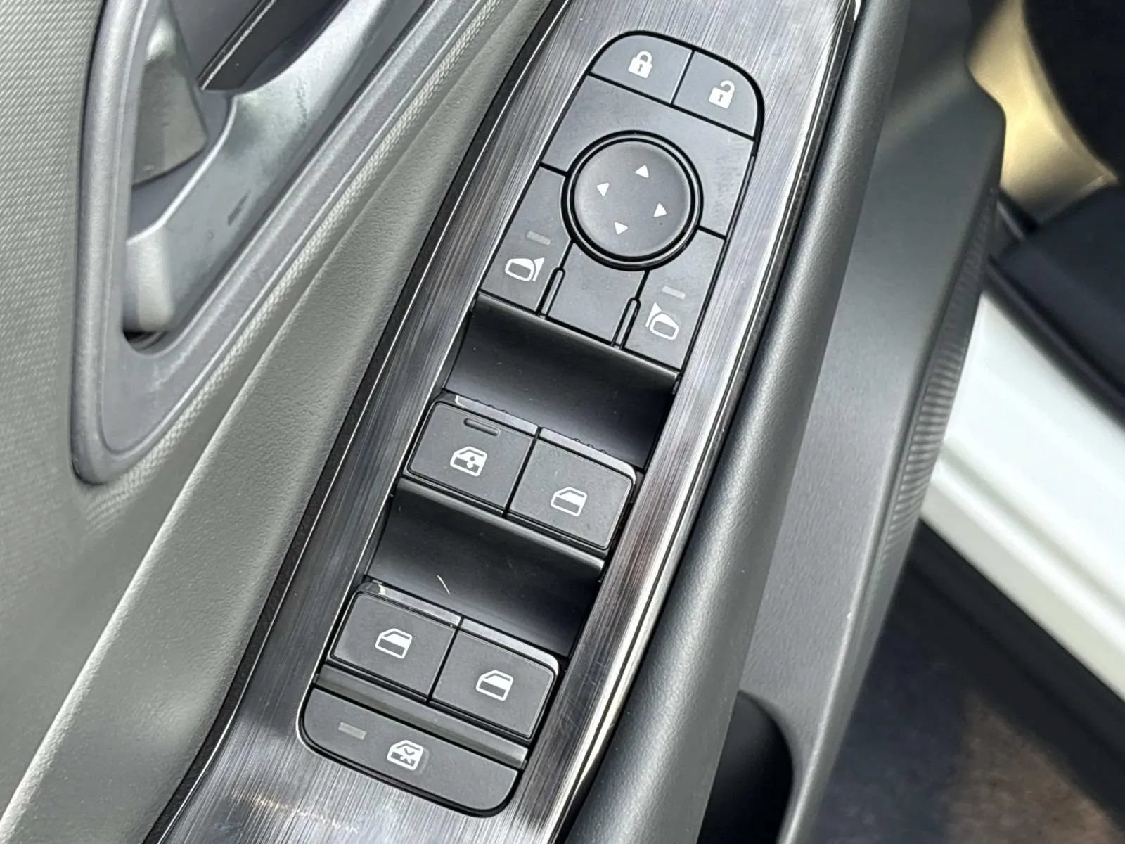 New 2026 Nissan Rogue S FWD image 20