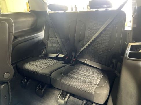 Used 2022 GMC Acadia SLE w/ Driver Convenience Package image 24