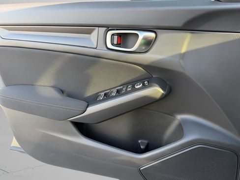 Used 2025 Honda Civic Sport image 25