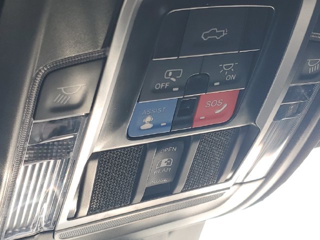 Used 2023 RAM 1500 Laramie AWD/4WD image 30