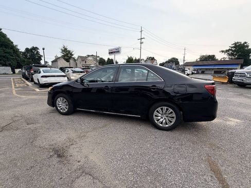 Used 2012 Toyota Camry LE FWD image 25