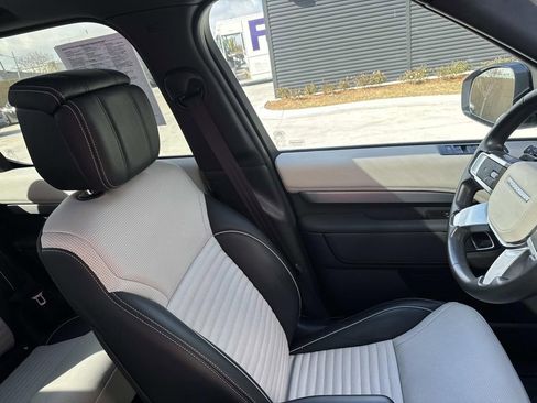 Used 2023 Land Rover Discovery HSE R-Dynamic image 16