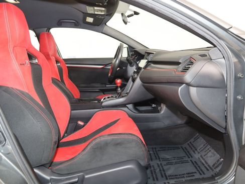 Used 2019 Honda Civic Type R image 11