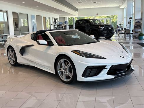 Used 2024 Chevrolet Corvette Stingray Preferred Cpe w/ Z51 Performance Package RWD image 4