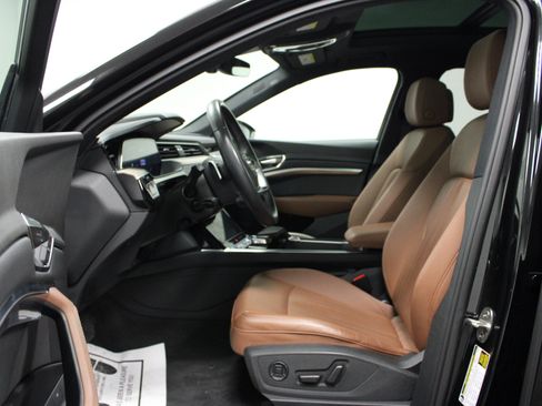 Used 2024 Audi Q8 e-tron Premium Plus w/ Premium Plus Package AWD/4WD image 12