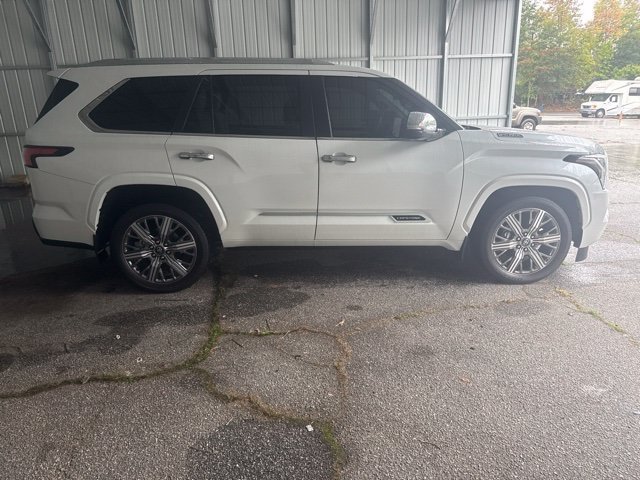Used 2025 Toyota Sequoia Capstone AWD/4WD image 7