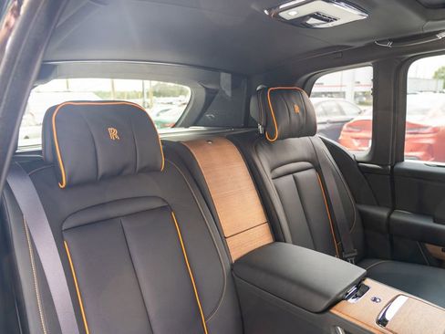 Used 2025 Rolls-Royce Cullinan image 25