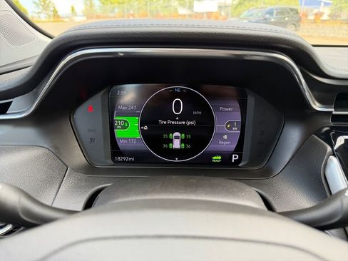 Used 2022 Chevrolet Bolt EUV LT w/ Driver Confidence Package FWD image 14