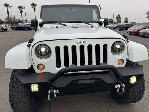 Used 2015 Jeep Wrangler Unlimited Sahara w/ Max Tow Package image 13