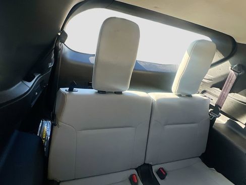 Used 2025 Mitsubishi Outlander SE AWD/4WD image 29