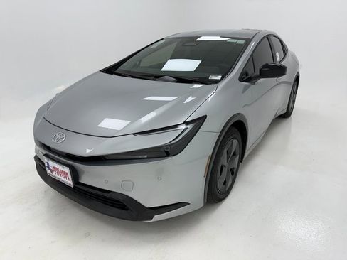 New 2026 Toyota Prius LE image 4