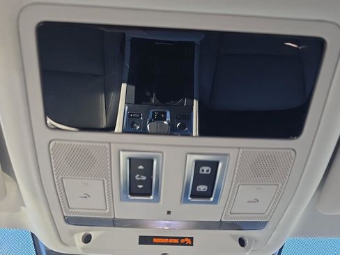 Used 2022 Jaguar F-PACE S image 15