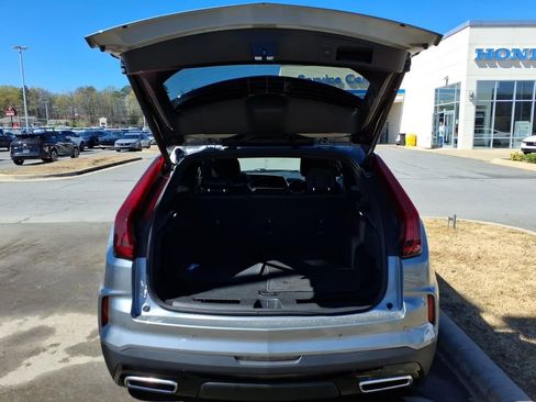 Used 2025 Cadillac XT4 Premium Luxury image 5