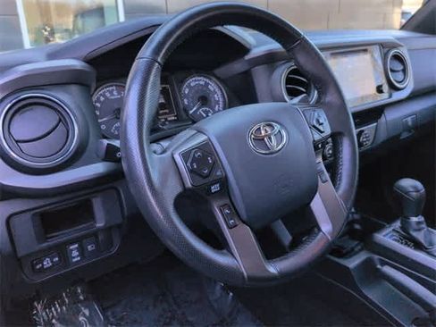 Used 2019 Toyota Tacoma TRD Sport image 15