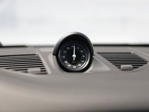 Certified 2025 Porsche 911 Carrera image 16