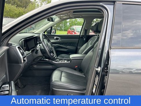 Used 2023 Kia Sorento SX image 9