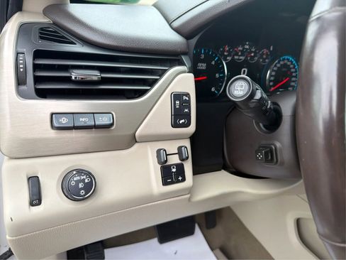 Used 2017 GMC Yukon Denali w/ Open Road Package RWD image 18