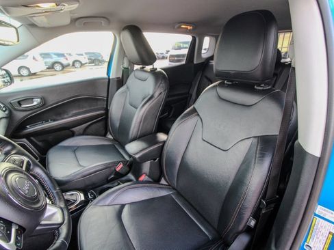 Used 2018 Jeep Compass Limited w/ Navigation Group AWD/4WD image 14